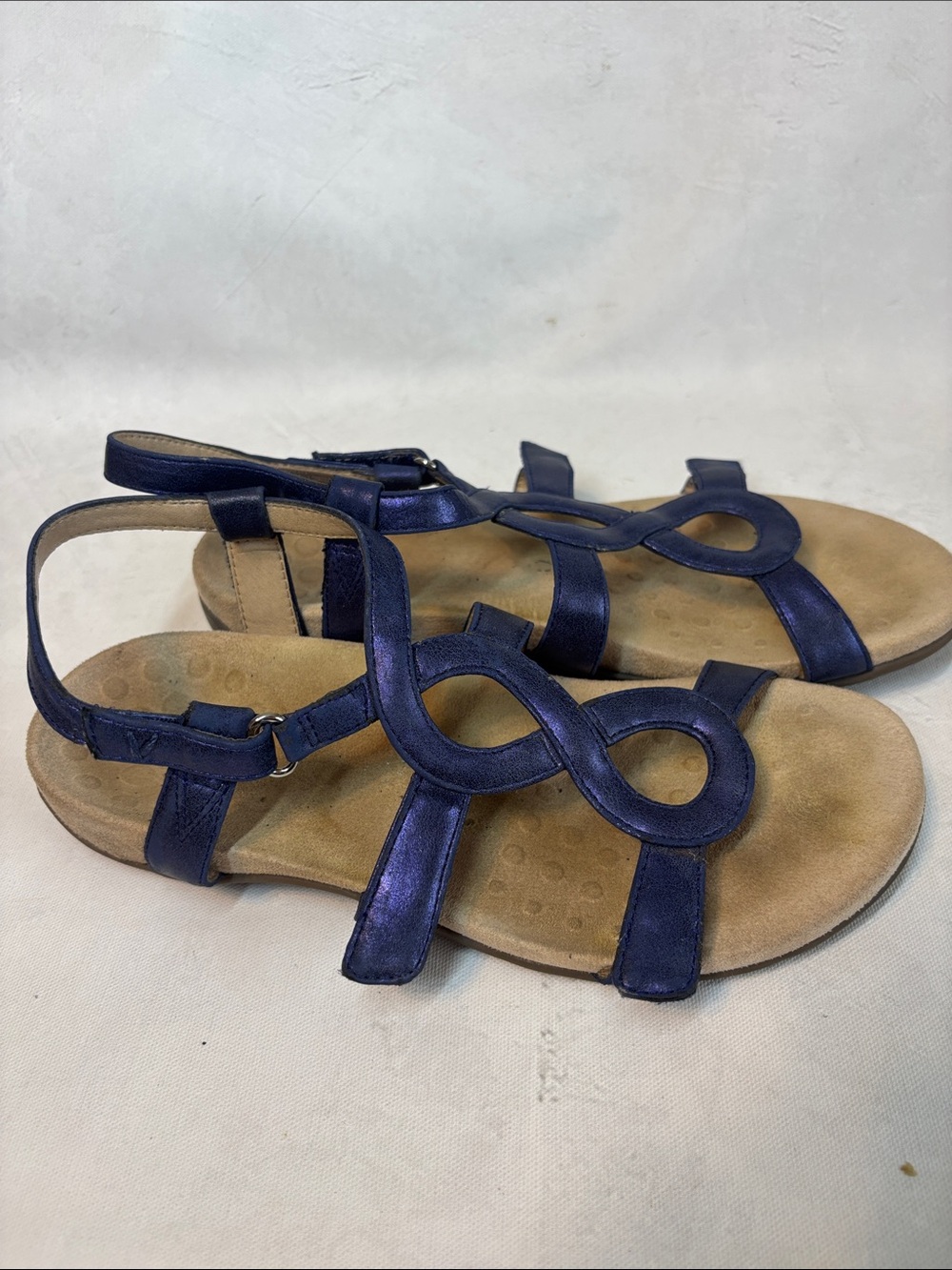 Women’s Vionic Metallic Navy Strappy Comfort Sandals, size 7, leather - Picture 3 of 6